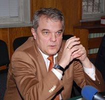 Румен Петков сезира главния прокурор за действията на подчинените му в Пловдив.