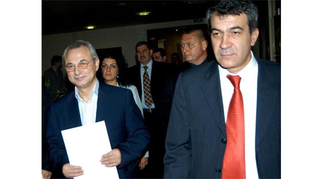 БРАТЯ: Ахмед Емин (вдясно) е бил подчинен на Сертов в масонската ложа.