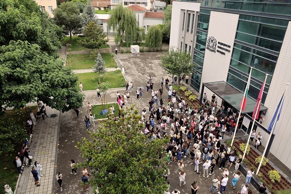 7751 кандидати атакуваха МУ-Пловдив за специалностите медсестра, акушерка, лекарски асистент и за професиите от Медицинския колеж.