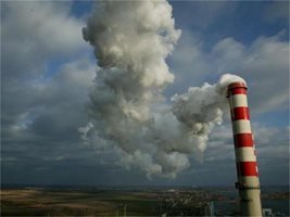 Брюксел мисли за резки съкращения на въглеродни емисии