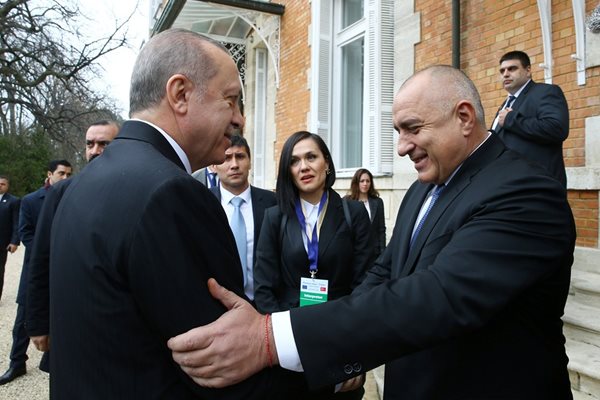 Бойко Борисов посрещна турския президент Реджеп Тайип Ердоган СНИМКИ: РОЙТЕРС и Фейсбук