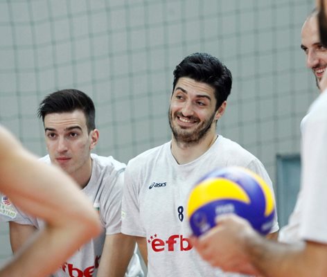 Тодор Скримов се усмихва по време на тренировка на националния отбор.