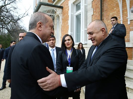 Бойко Борисов посрещна турския президент Реджеп Тайип Ердоган СНИМКИ: РОЙТЕРС и Фейсбук