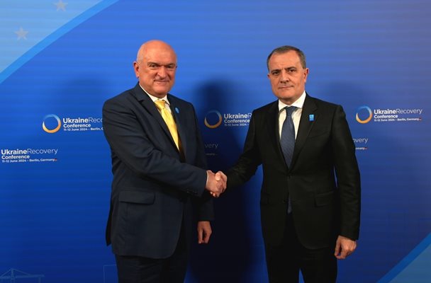 В Берлин Димитър Главчев се срещна с министъра на външните работи на Азербайджан Джейхун Байрамов.