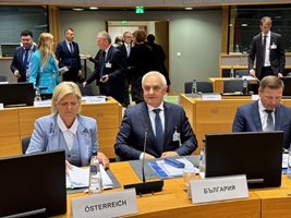 Министърът на отбраната Атанас Запрянов на заседанието на Съвета „Външни работи/ Отбрана" на ЕС СНИМКА: МО