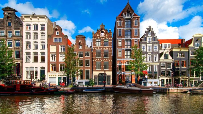 Амстердам ще стане първият град в Нидерландия, който ще въведе от днес ограничение на скоростта от 30 километра в час по повечето улици. СНИМКА: АРХИВ
