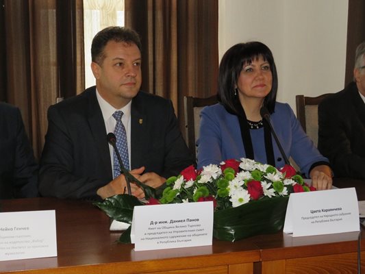Даниел Панов и Цвета Караянчева представиха програмата за отбелязване на 140 г. от приемането на Търновската конституция