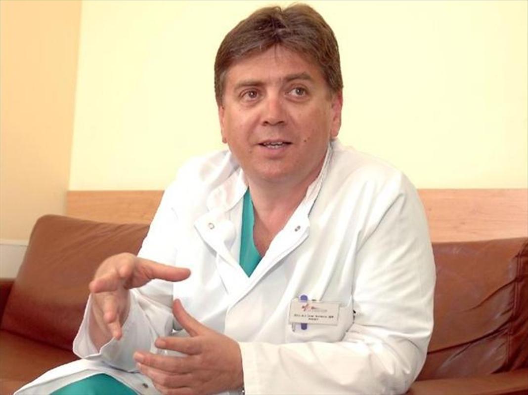 Доц. Олег Чолаков: 3 минути е времето от кацане на хеликоптера в болницата до прием на пациента в шокова зала