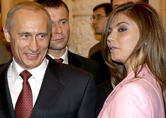 Една от редките снимки на Путин с Алина Кабаева от 2004 г.