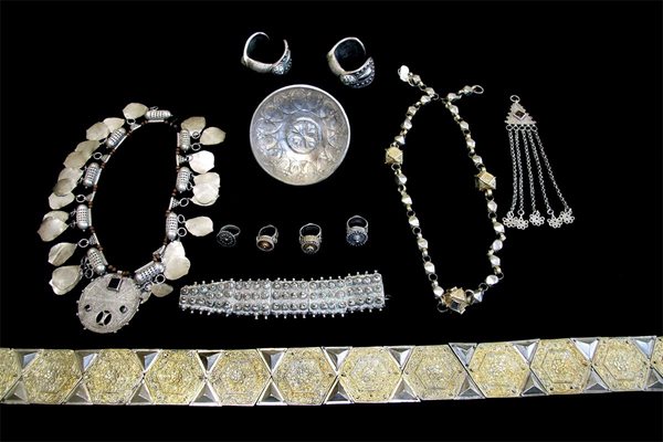 Лесичевското съкровище е открито случайно преди 35 години и се пази в трезора на пазарджишкия исторически музей.
