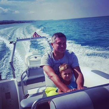 Синът на Милен Цветков към баща си: Знам, че винаги ще си до мен (Видео)