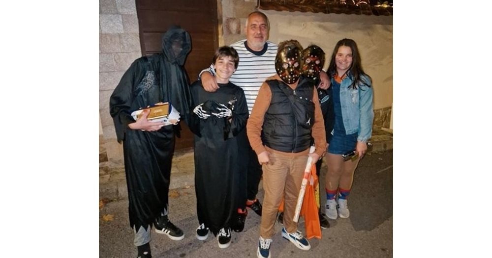 The masked children kicked Boyko Borisov out of his house on Halloween