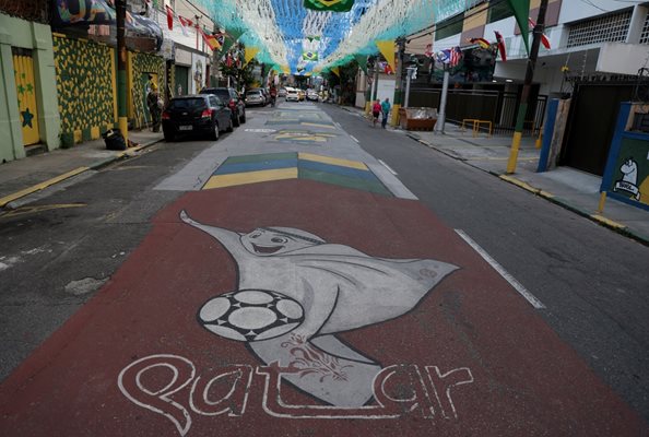 Талисманът на световното краси вече улиците в Бразилия.