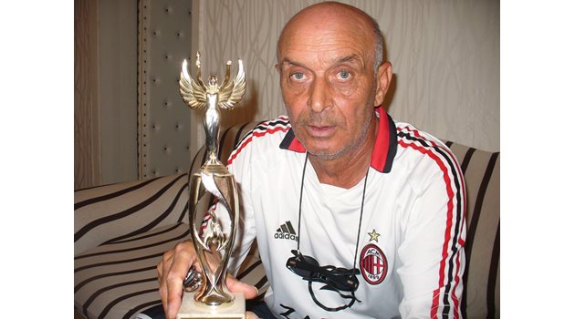 През 2017 г. Николай Арабов беше избран за Футболист на Сливен за ХХ век. Той игра и в националния отбор на България.