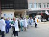 Мълчалив протест против насилието над лекари в цялата страна