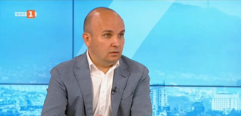 Илхан Кючюк, евродепутат, постоянен докладчик на ЕП за РСМ и съпредседател на АЛДЕ
Кадър: БНТ