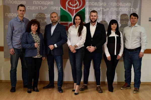 Пловдивските социалисти избраха червени младежи за водачи на листата. 