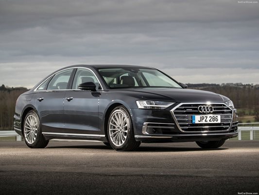 Audi A8 е най-предпочитаната лимузина при измамите с намаляване на километрите. Снимка: Audi
