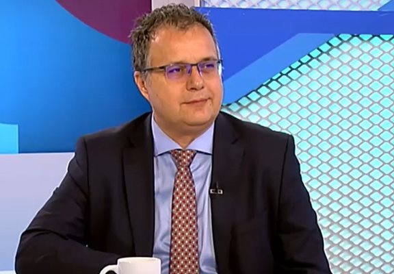 Стоян Михалев Кадър: Нова нюз