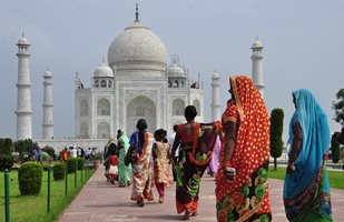 Индия надмина Китай по население - това предимство ли е