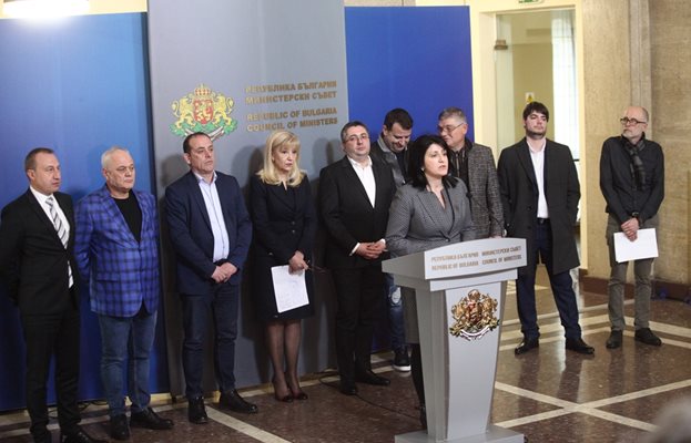 Милена Милтенова от Конфедерацията на автобусните превозвачи обявява споразумението с правителството.