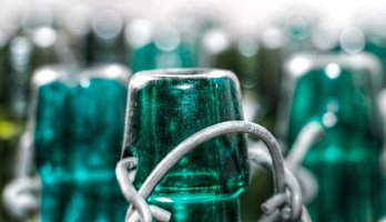 В Румъния въведоха депозитната система за връщане на пластмасови и стъклени бутилки