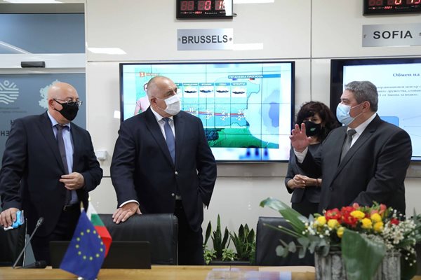 Кметът разговаря с Борисов и Ревизоро  в Координационния център на МОСВ