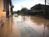След пороите: Критично положение в Карловско. Наводнени пътища и улици в цялата страна