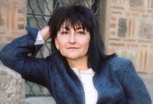 Проф. Ваня Добрева получи Националната награда за литературна критика „Нешо Бончев“
