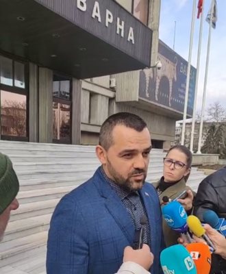 В новата администрация получават много сигнали от граждани за нарушения, направени от служители на община Варна, каза зам.-кметът по сигурността Илия Коев.