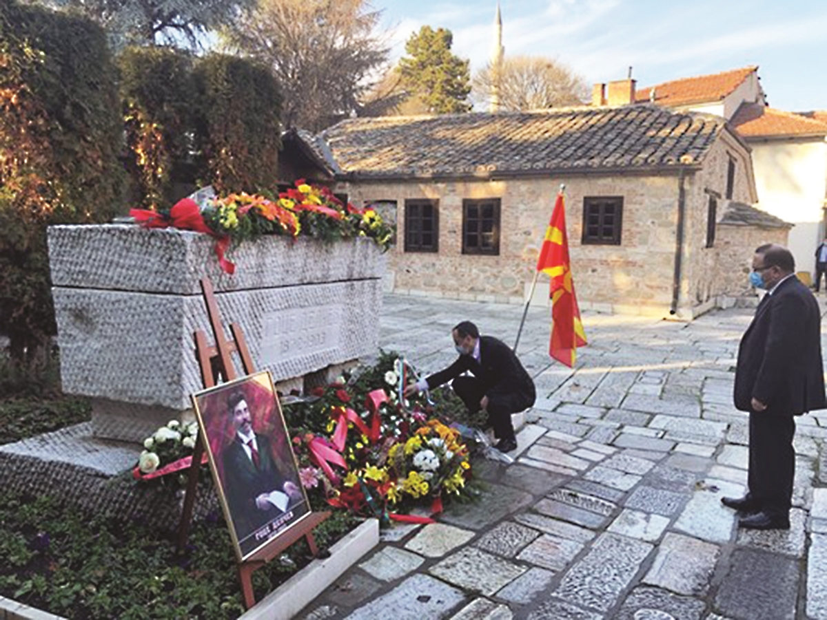 За годишнината на Гоце Делчев: ВМРО-ДПМНЕ с "героичен караул" на гроба му в Скопие