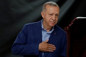 Ердоган - 54,37%, Кълъчдароглу - 45,63% при 71% преброени гласове на изборите в Турция
