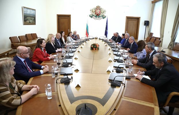 Министър-председателят Гълъб Донев се срещна с делегацията на Парламентарната асамблея на Съвета на Европа (ПАСЕ). Снимка правителствена пресслужба