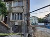 Къща в Пловдив се килна заради изкоп