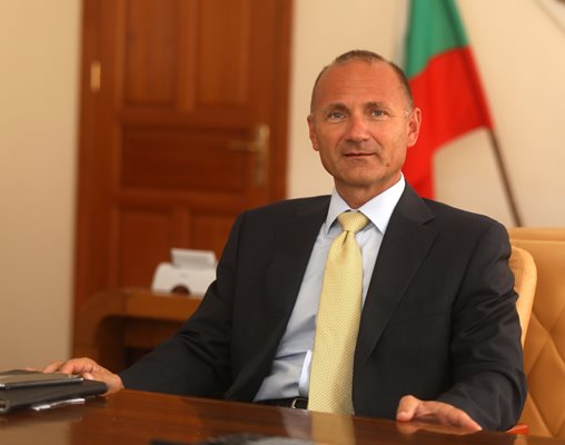 Министър Росен Христов: Очакваме резултати от проверките в "Булгаргаз"