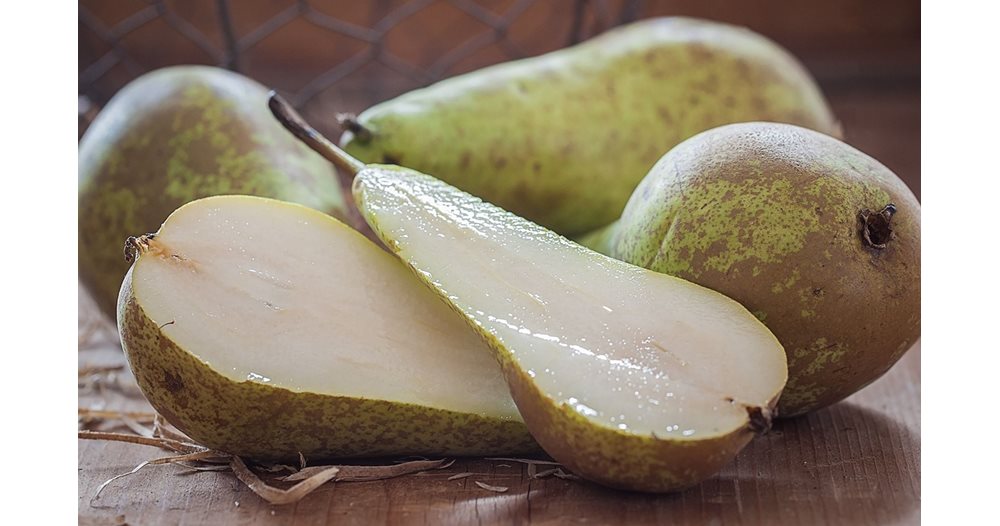 A woman sues her ex for trying to kill her with pears