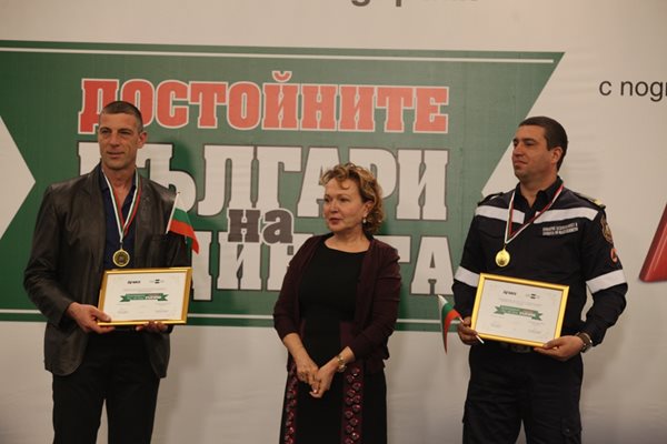 Силва Зурлева от Нова телевизия с Димитър Димитров и Емил Петров.