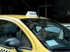 Таксиметрови шофьори блокираха Русе заради дело за убийство