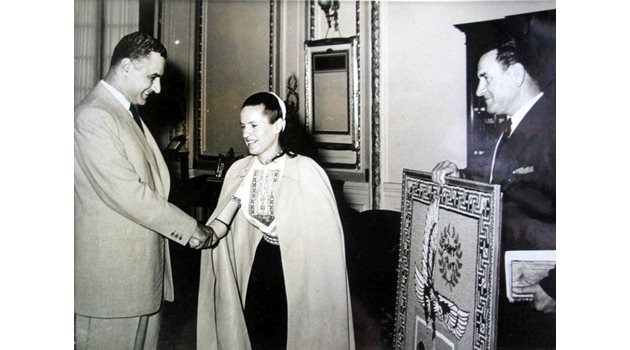 Среща на Върбинка и брат й Христо с президента на Египет Гамал Абдел Насър през 1954 година.
Снимка: РИМ в Търговище