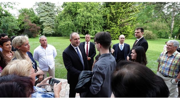 Румен Радев се срещна с представители на българската общност в Женева  СНИМКИ: Прессекретариат на държавния глава