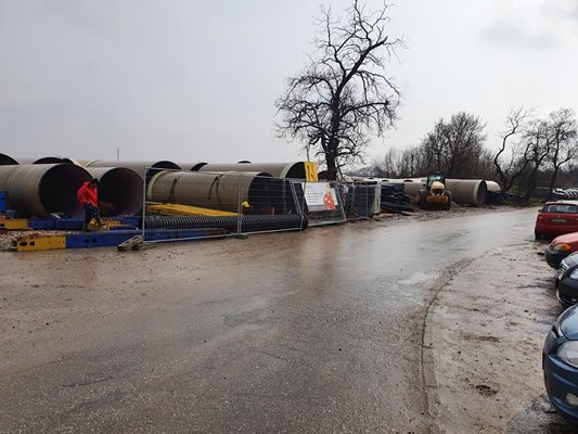 Огромните тръби с диаметър 250 см. ще се полагат на 8 метра дълбочина
Снимка: Община Пловдив