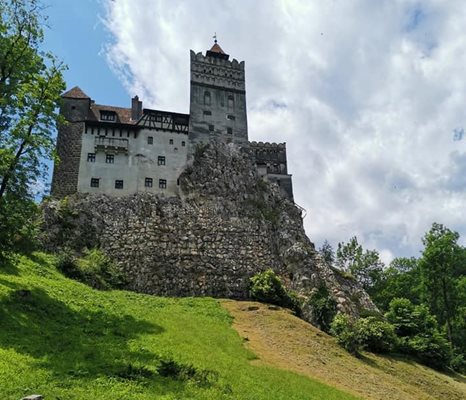 Замъка на Дракула в Румъния ще бъде наситен с българи за Трети март.