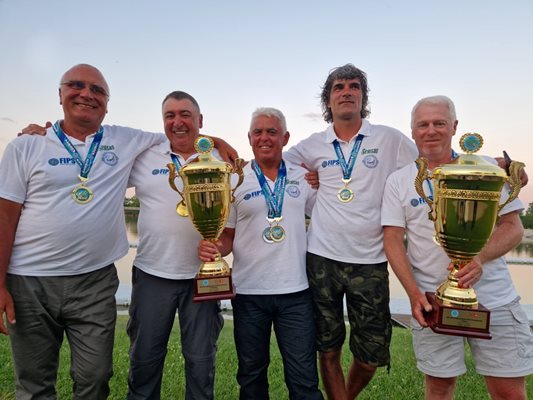Този отбор на България спечели световната титла по спортен риболов. 
