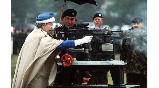 Кралица Елизабет II до последно удивляваше всички с уменията си. СНИМКА: Ройтерс