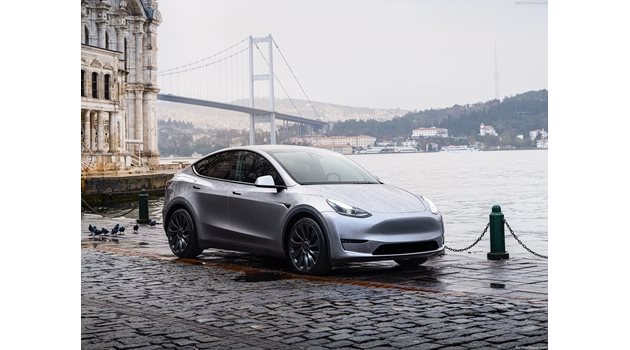 Според прогнозите цената на Tesla Model Y  може да падне до 7000 евро. СНИМКИ: ПРОИЗВОДИТЕЛИТЕ