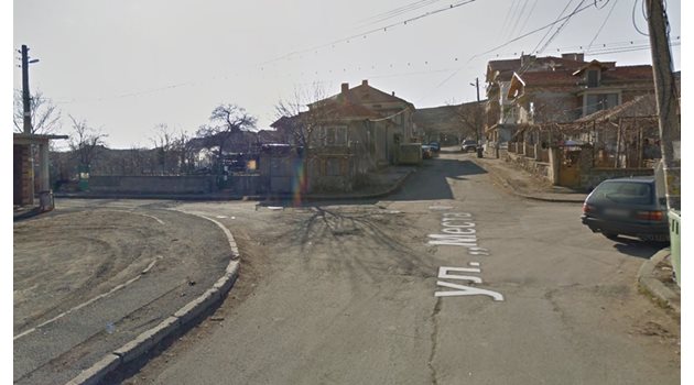 Кръстовището на айтоските улици "Места" и "Георги Кондолов" Снимка: Google maps