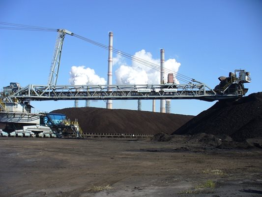 Добивът на български въглища гарантира стабилни цени на тока у нас.