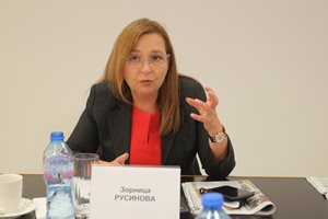 Зорница Русинова: Пенсиите да се вдигнат с равен процент за всички