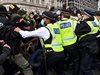 Мощни протести в Англия и Уелс срещу даването на повече права на полицията (Снимки)