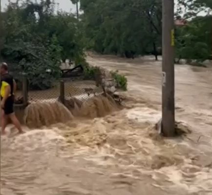 Потопът в карловското село Богдан.